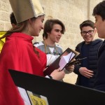 06 - Generale HFF2016 - Il Vescovo (Emanuela) e il suo alter Ego (Francesco Paolo) si consultano per il punteggio da attribuire