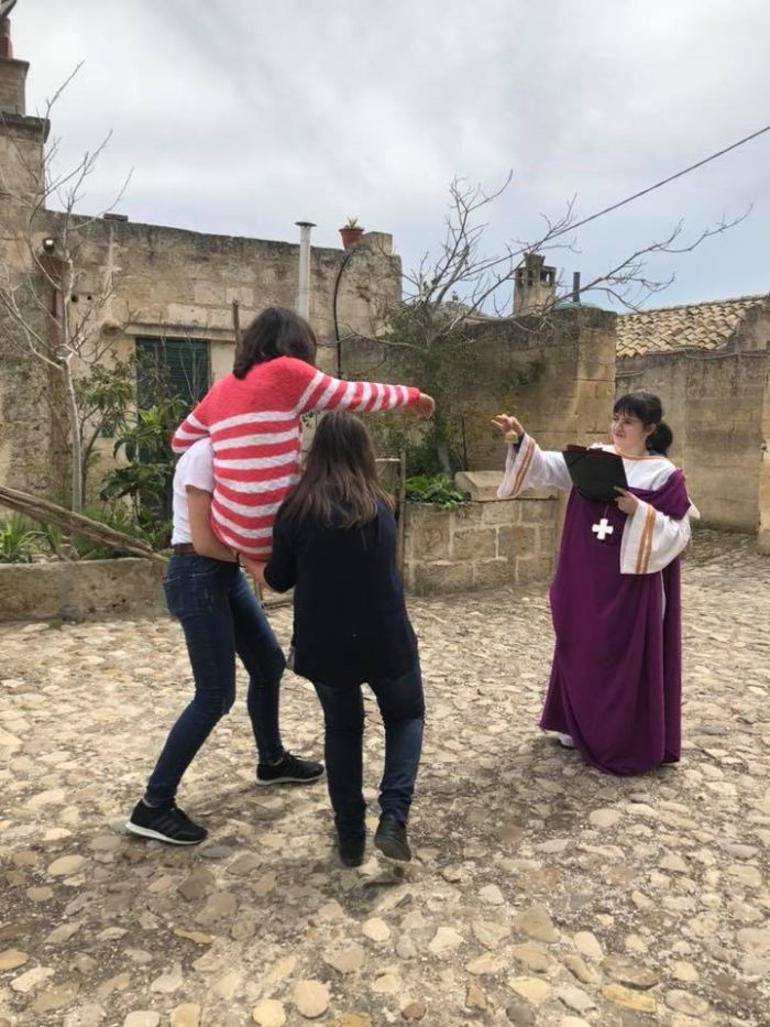Godeno sottopone una squadra di giocatori di scuola superiore alla sua prova